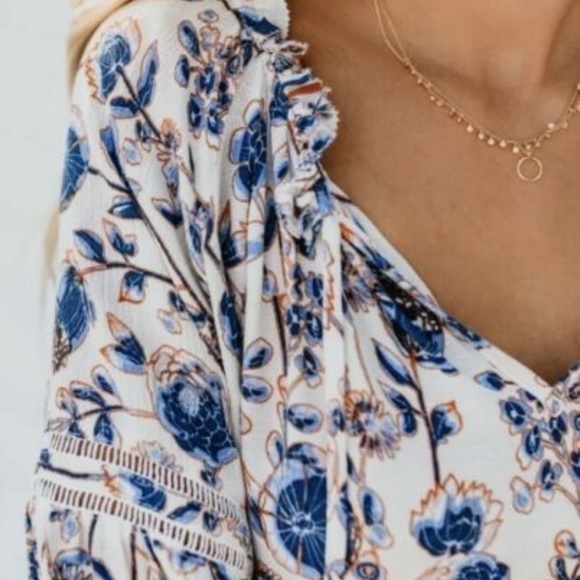 LAST ONE!! Floral Print Long Sleeve Blouse Top - Picture 4 of 8